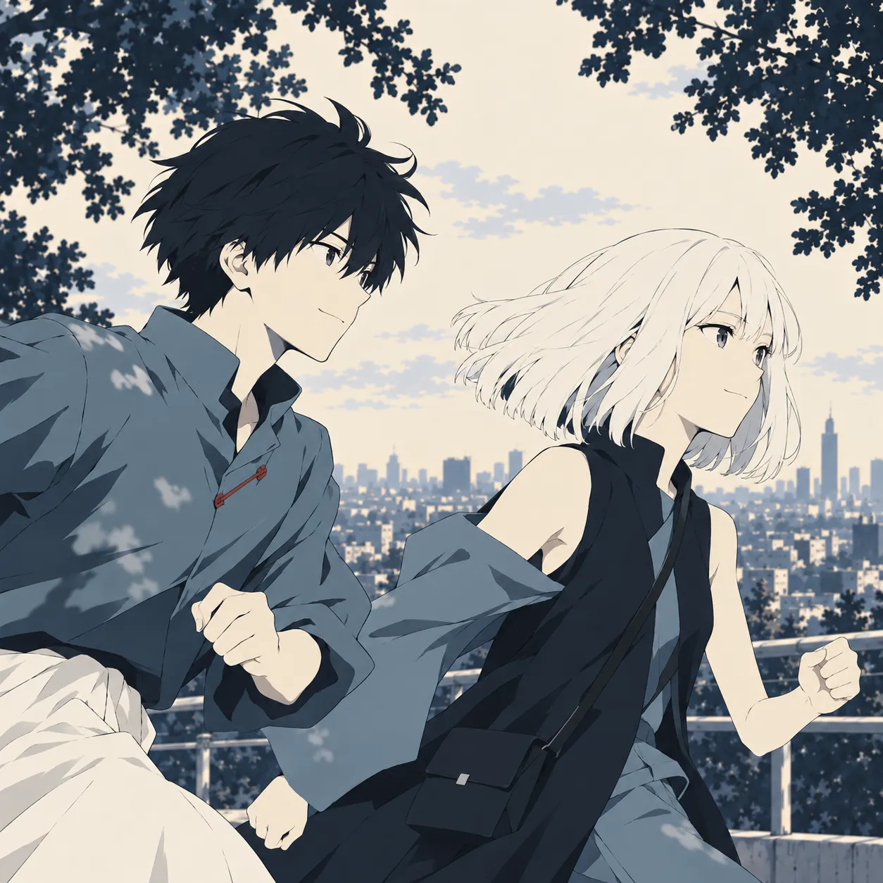 黒髪の少年と白いボブの少女が、街を見下ろす空の下で並んで走る『追い風』MVの一場面